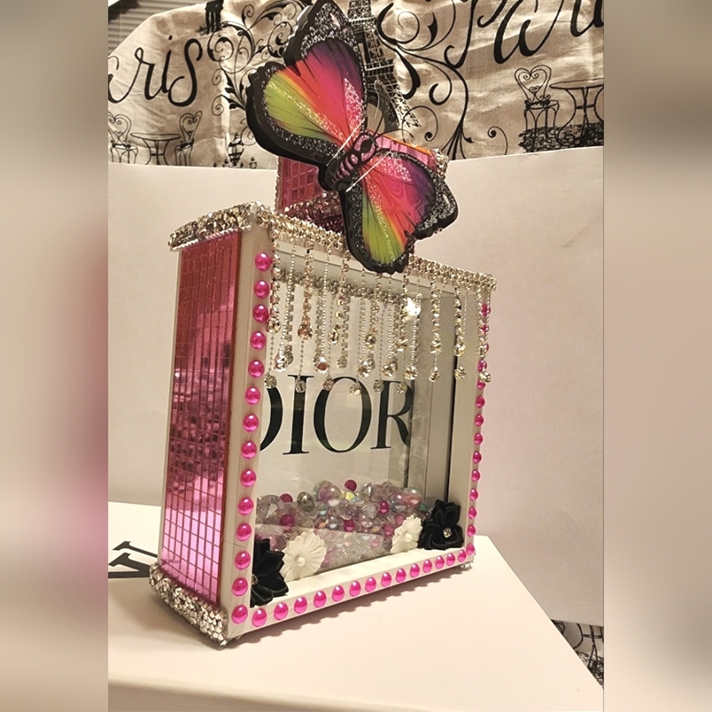Beautiful Decor Perfume Bottle